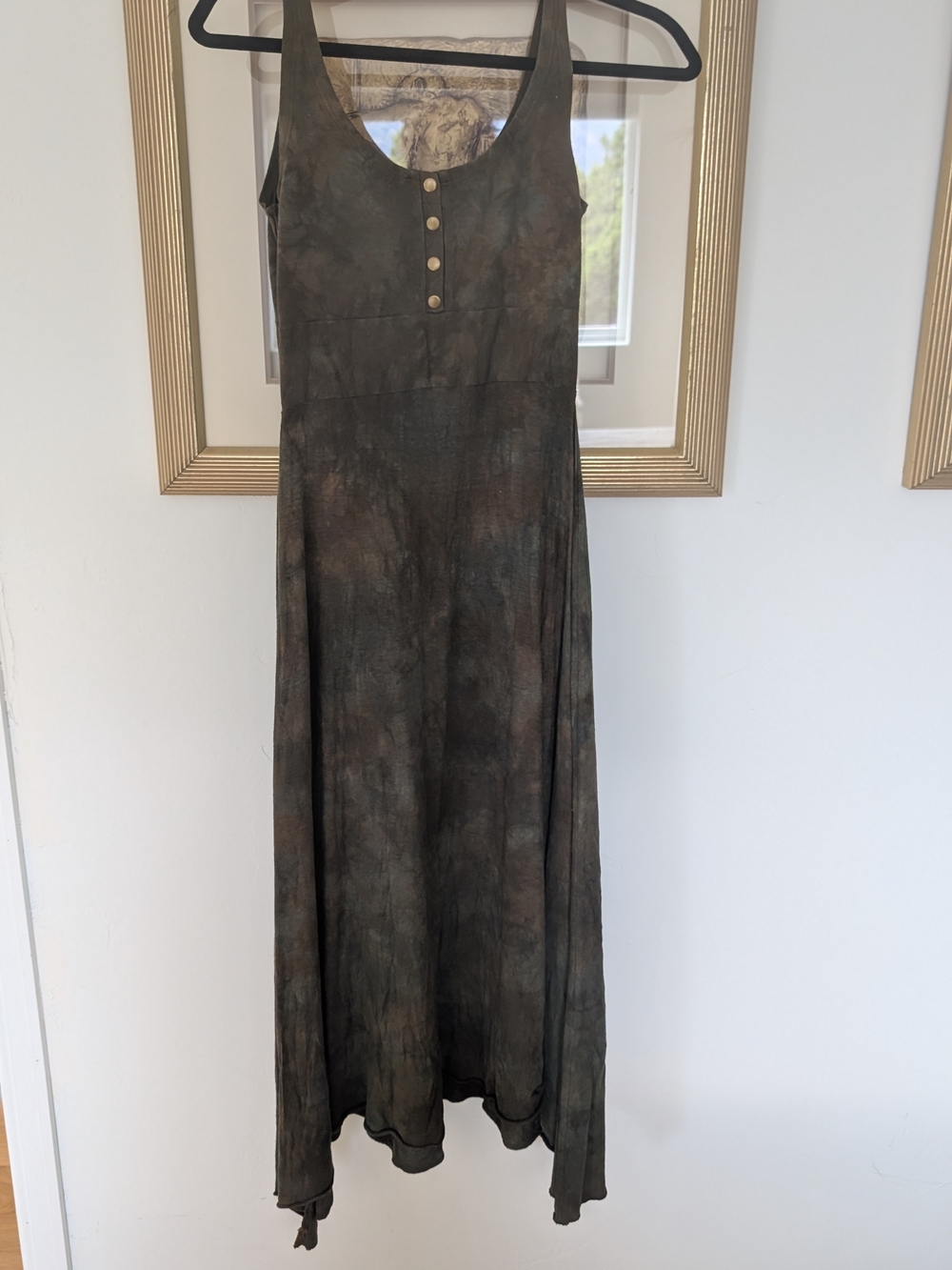 Sleeveless Tie-Dye Midi Dress in Brown